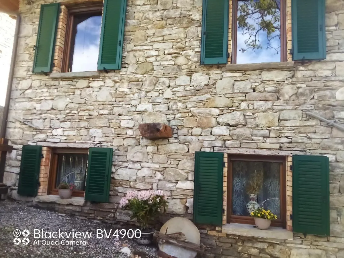 Segarati Relax La Romantica Rocca di Varsi Holiday home